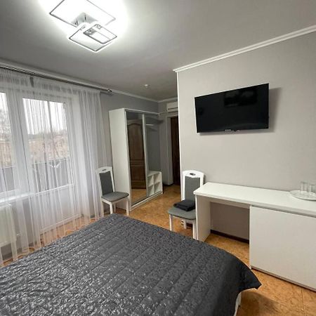 Hotel Золотий Лев Zvenyhorodka Zewnętrze zdjęcie
