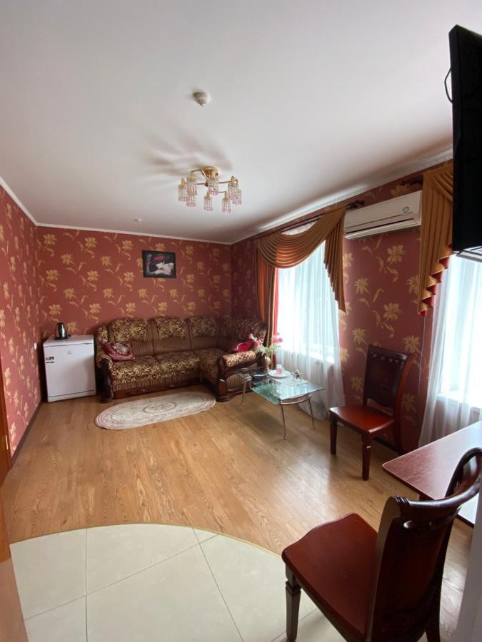 Hotel Золотий Лев Zvenyhorodka Zewnętrze zdjęcie